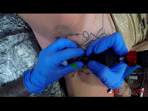 ❤️ Extremamente tatuada, a brasa Sully Savage fez uma tatuagem no seu clítoris ❤ Porno duro em pt.fuxporn-com.ru ❌